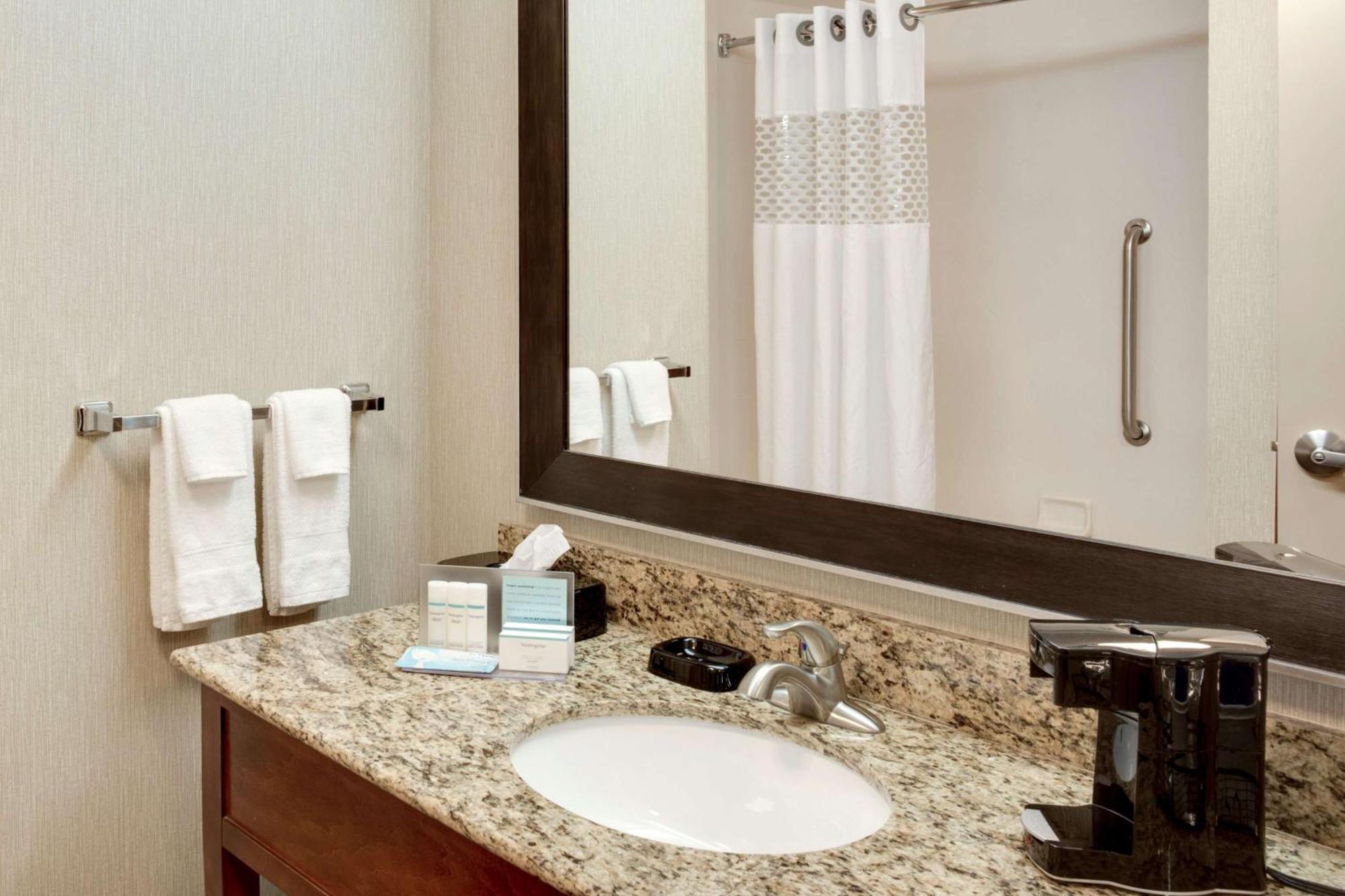 Hampton Inn Чікешей Екстер'єр фото