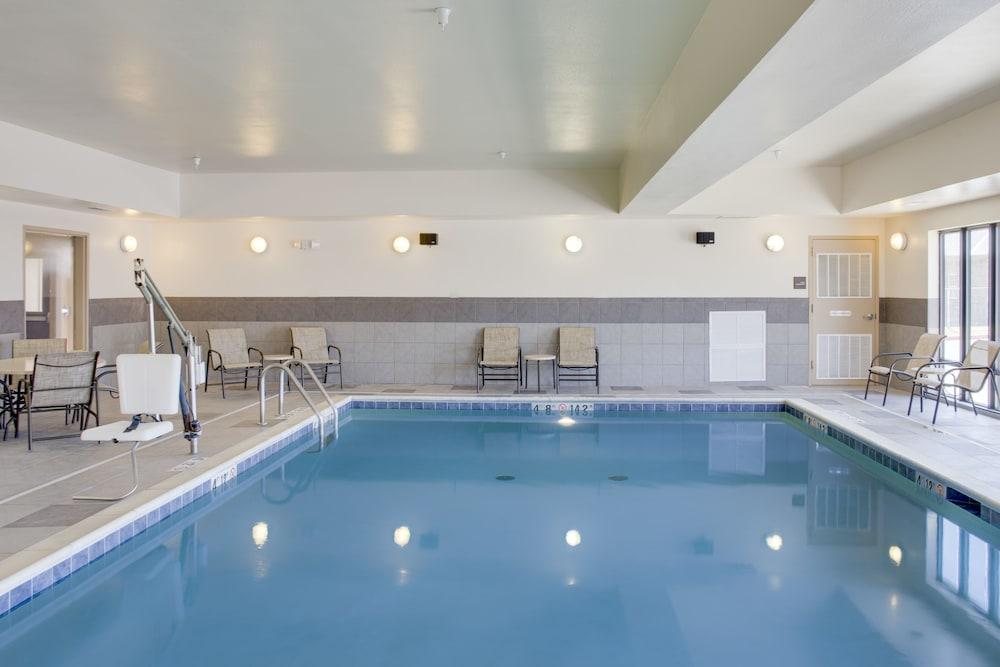 Hampton Inn Чікешей Екстер'єр фото