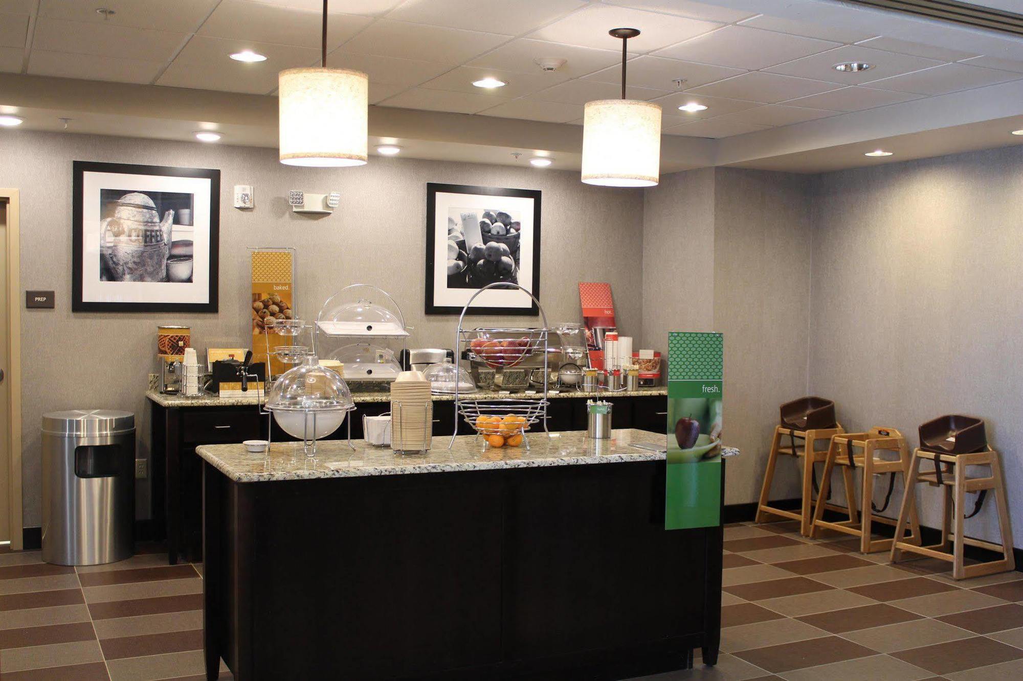 Hampton Inn Чікешей Екстер'єр фото